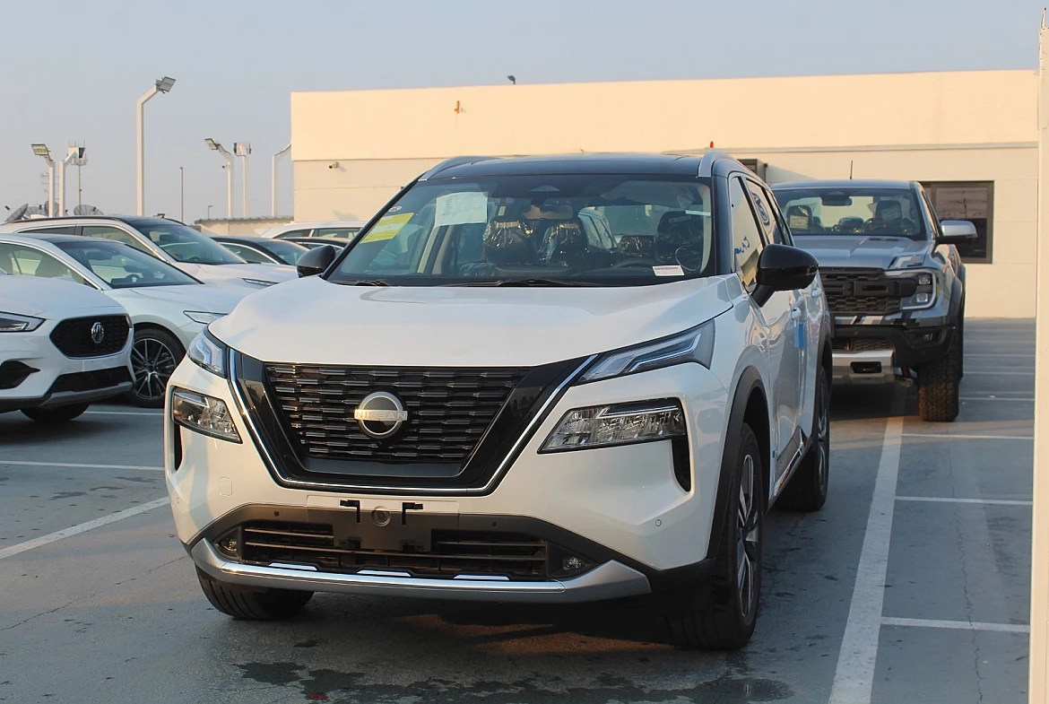 NISSAN X-TRAIL E-POWER 4WD WHITE