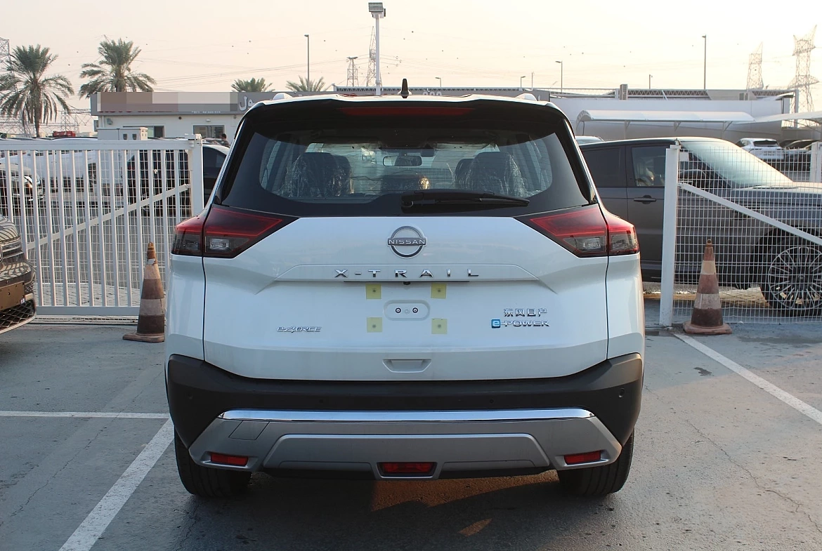 NISSAN X-TRAIL E-POWER 4WD WHITE