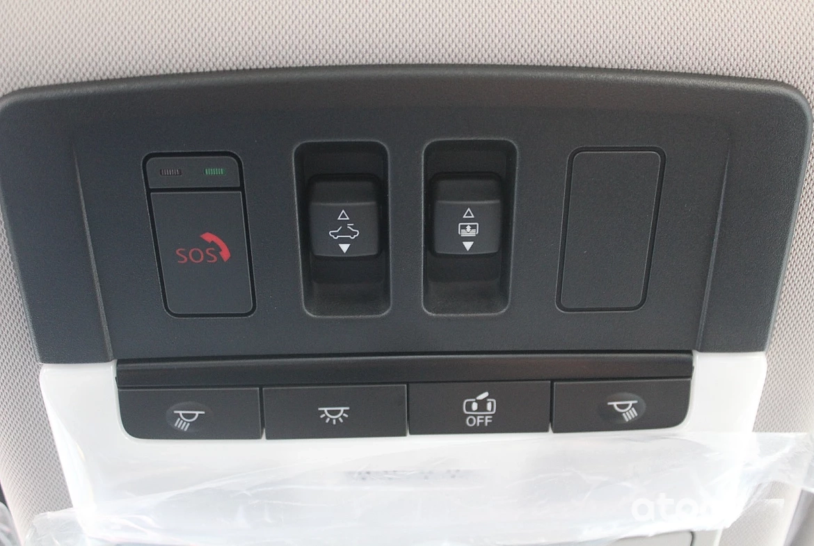 NISSAN X-TRAIL E-POWER 4WD WHITE