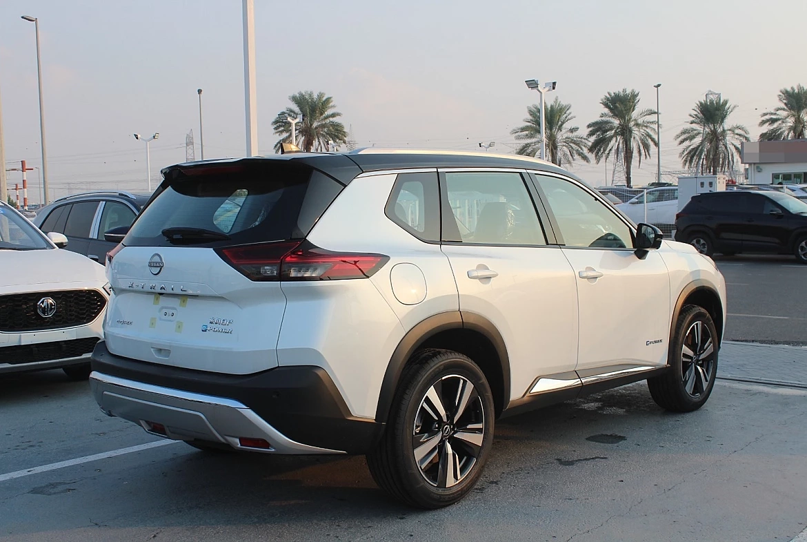 NISSAN X-TRAIL E-POWER 4WD WHITE