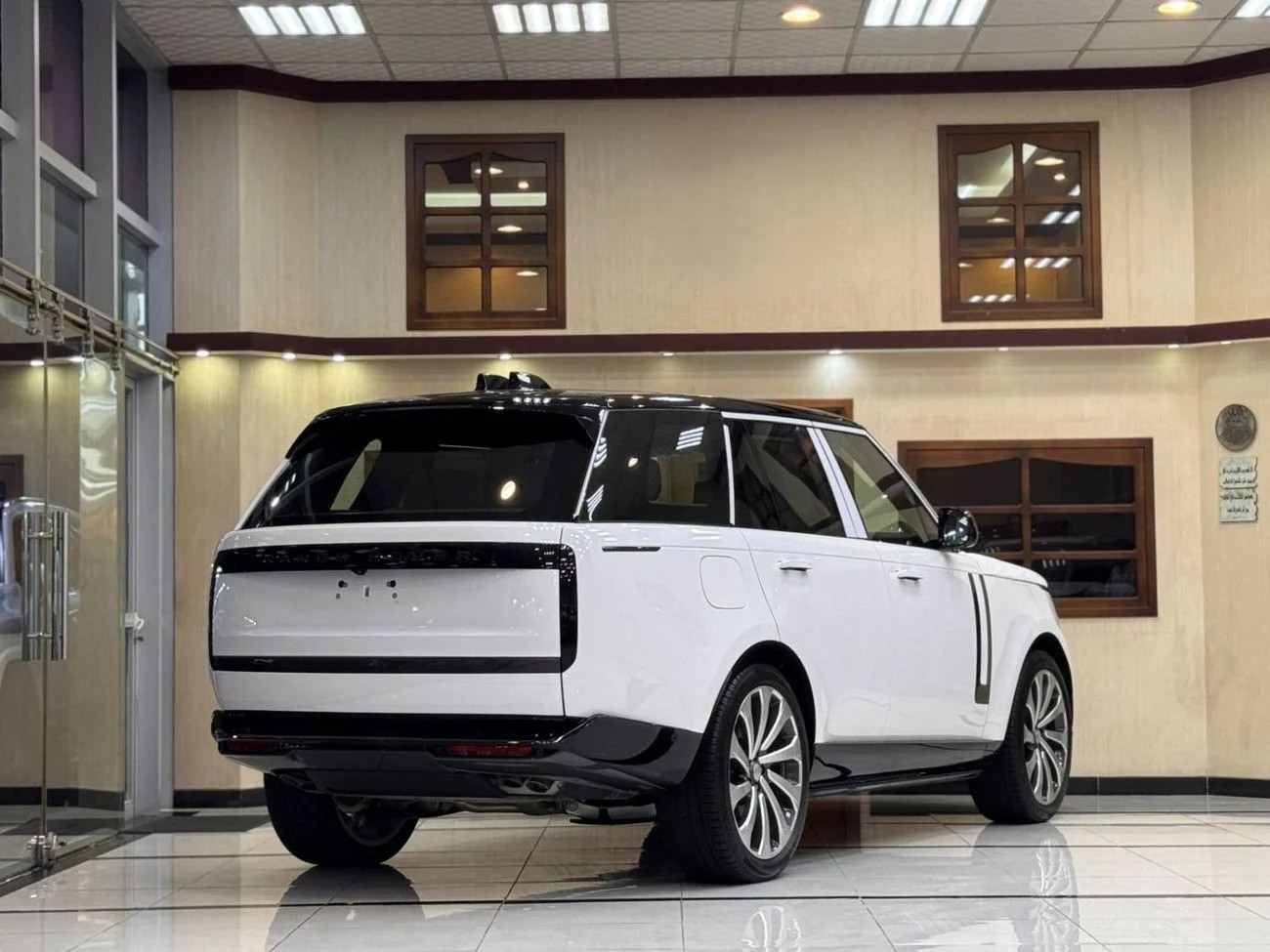 RANGE ROVER AUTOBIOGRAPHY P 530 _white 2026