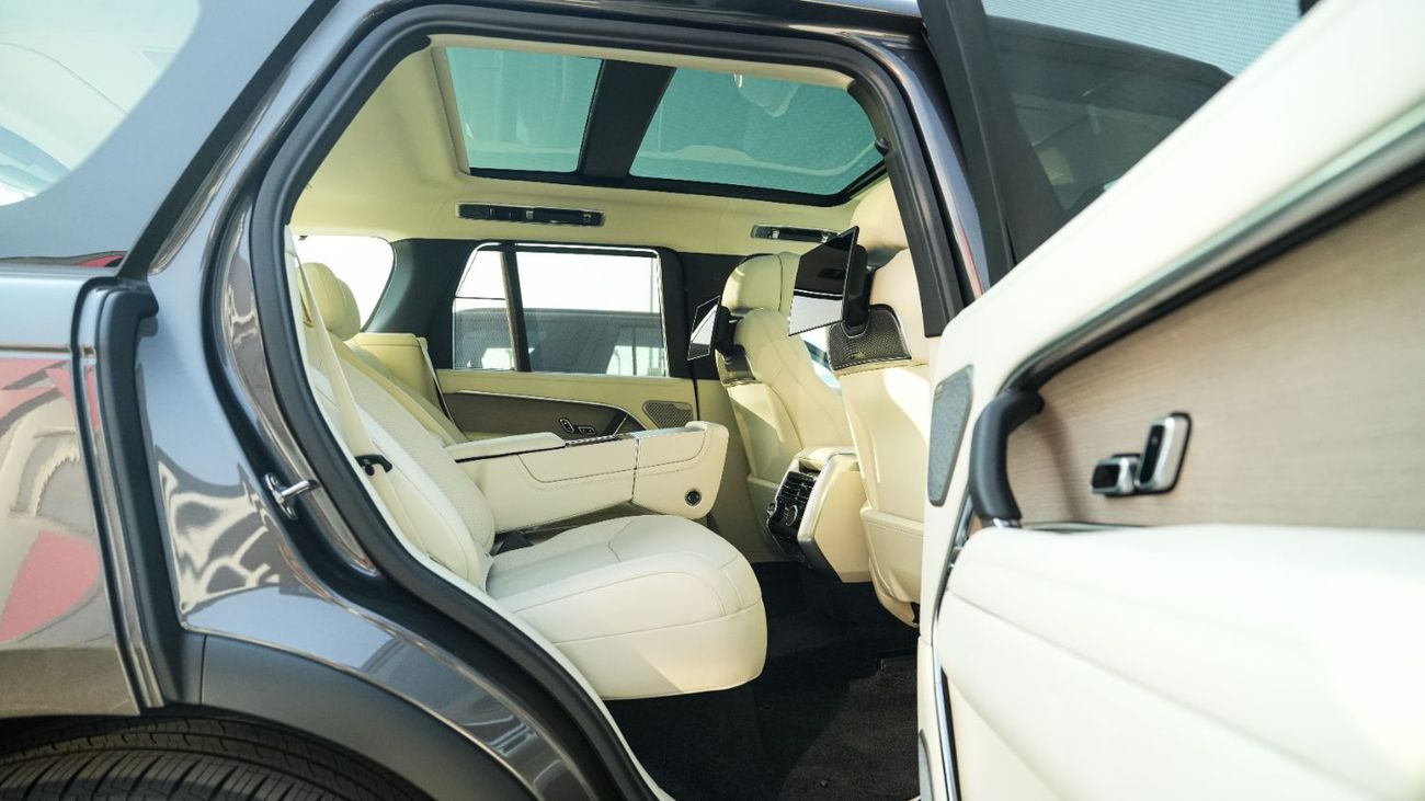 Range Rover Autobiography P530 4.0L V8 grey 2026