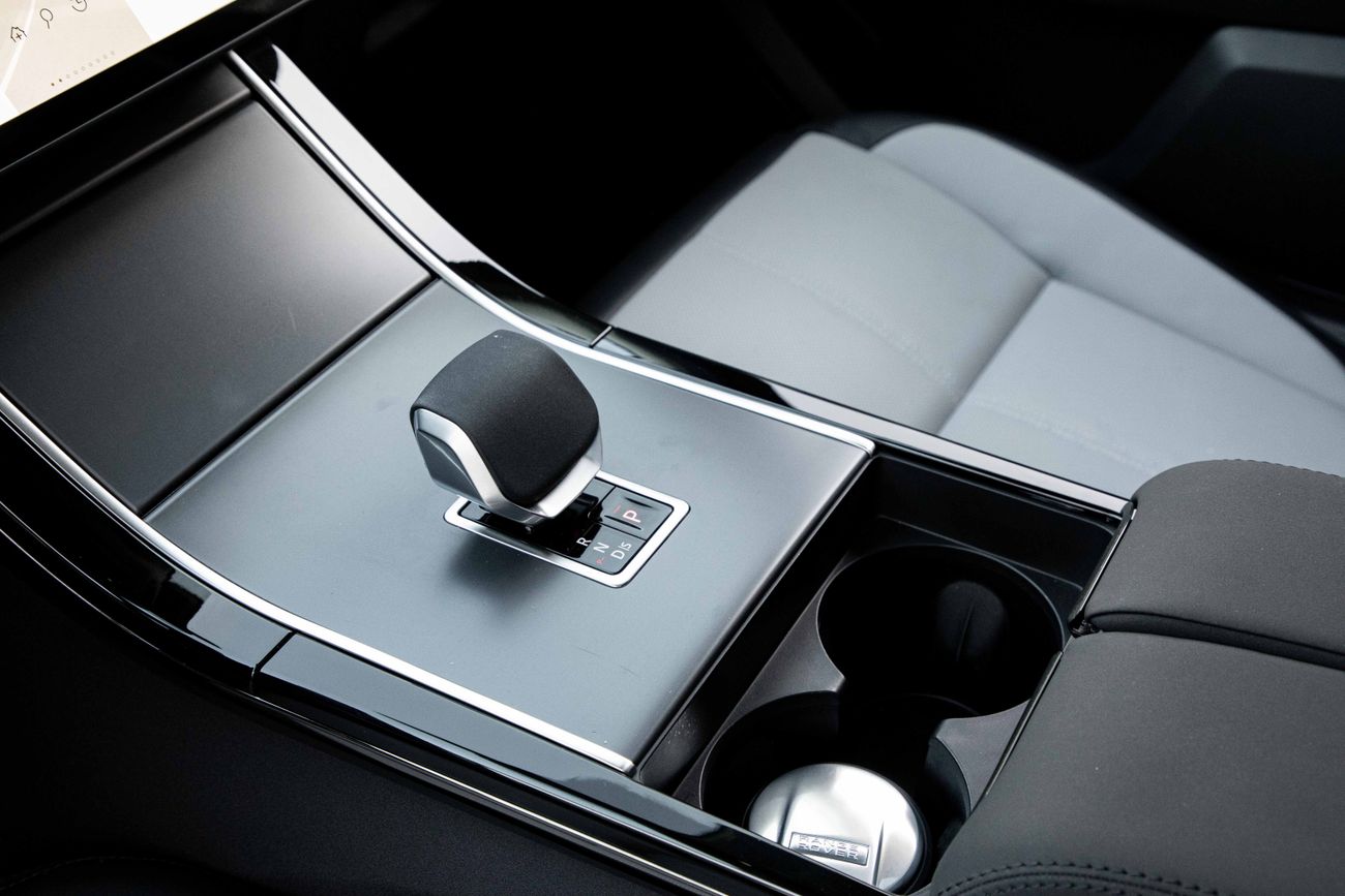 Range Rover Velar Range Rover Velar SE R-Dynamic white