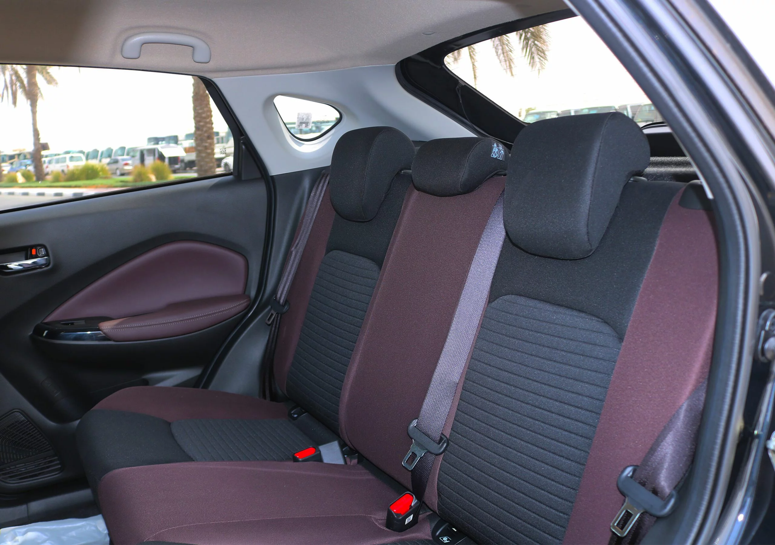 SUZUKI FRONX GLX 1.5P AT MY2025 – BLUISH BLACK PEARL