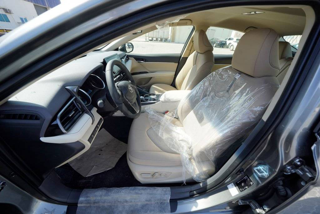 TOYOTA CAMRY GLE 2.5L PETROL, AT