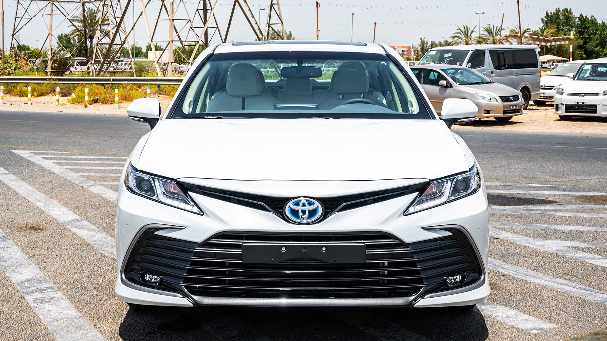 TOYOTA CAMRY GLE 2.5P HEV AT
