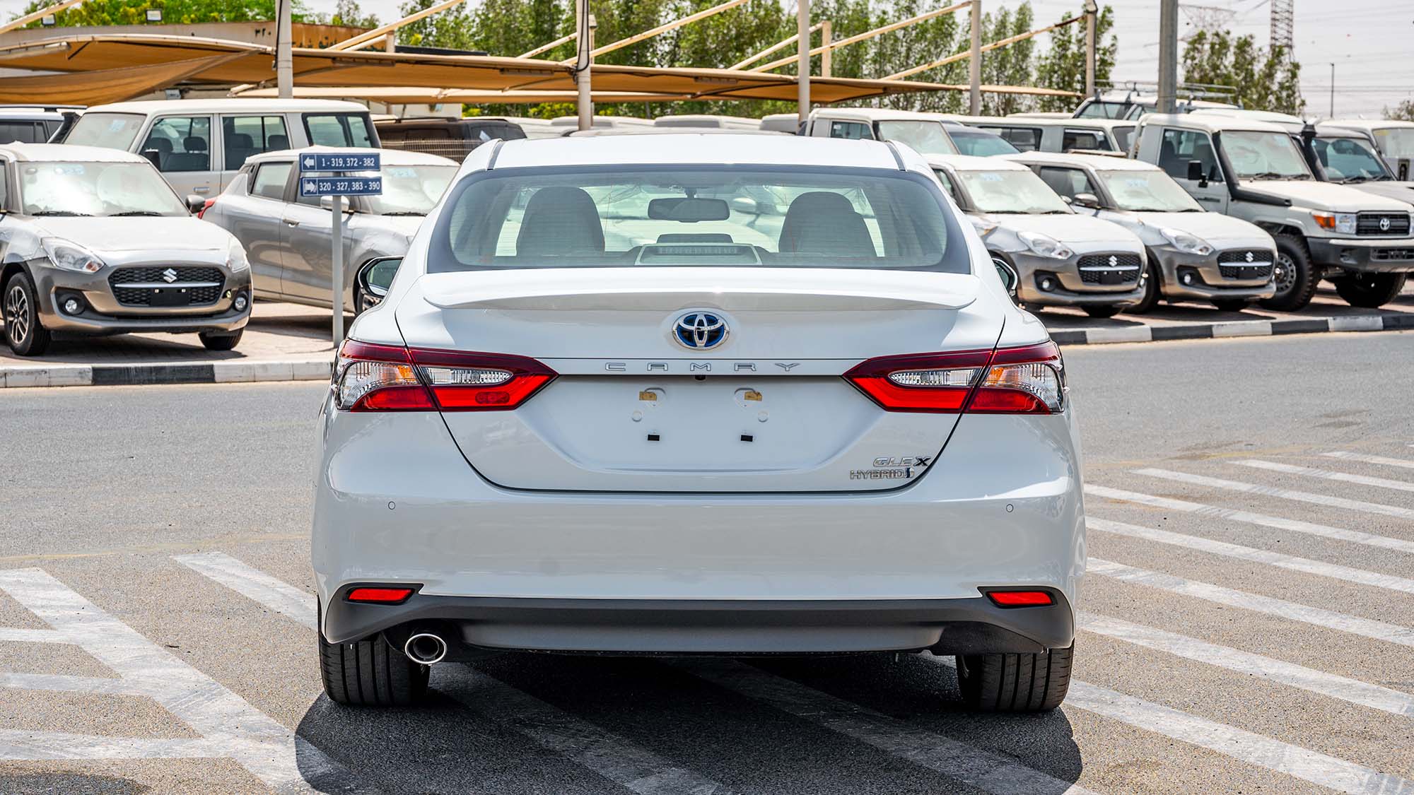 TOYOTA CAMRY GLE 2.5P HEV AT