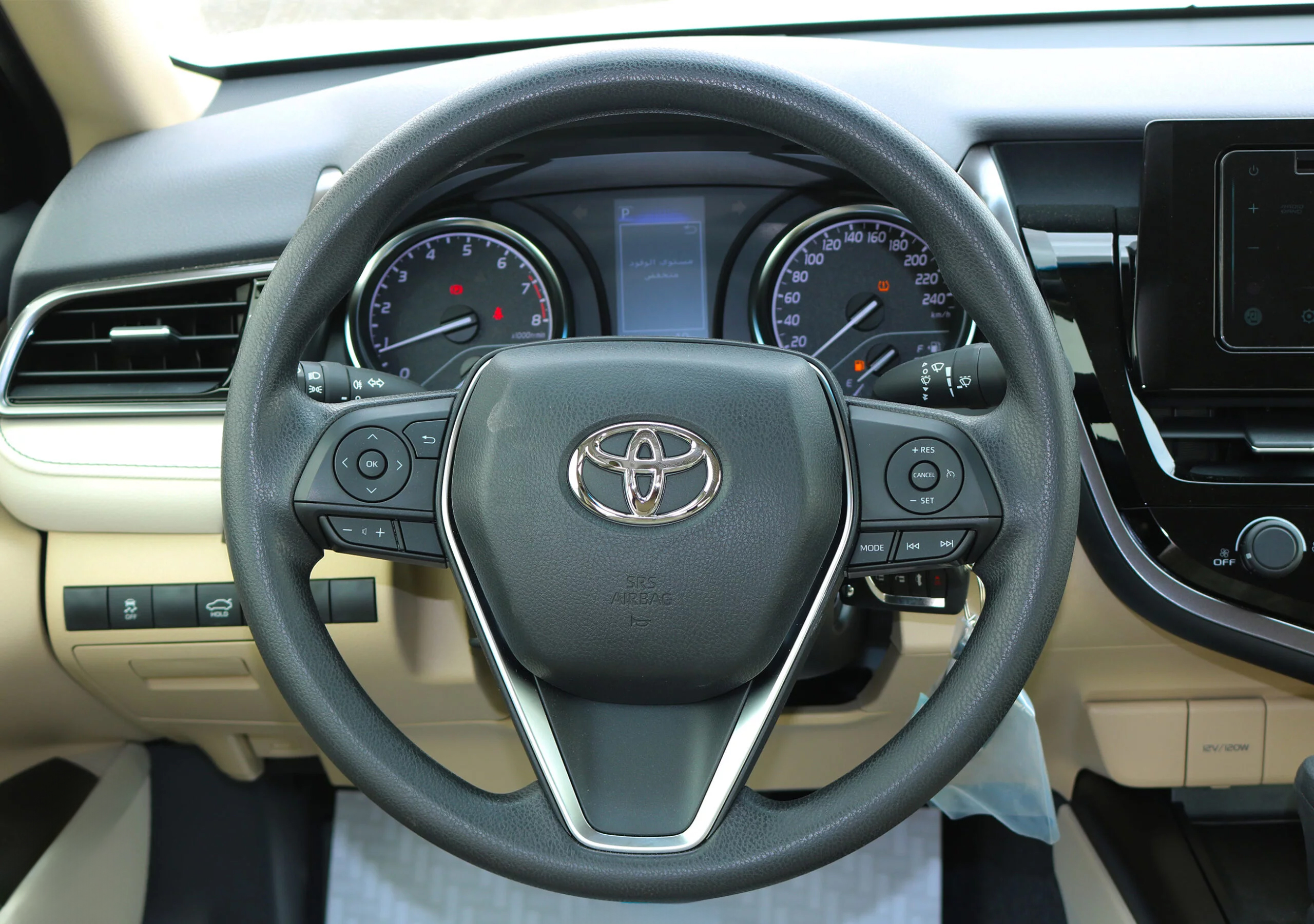 TOYOTA CAMRY LE WHITE