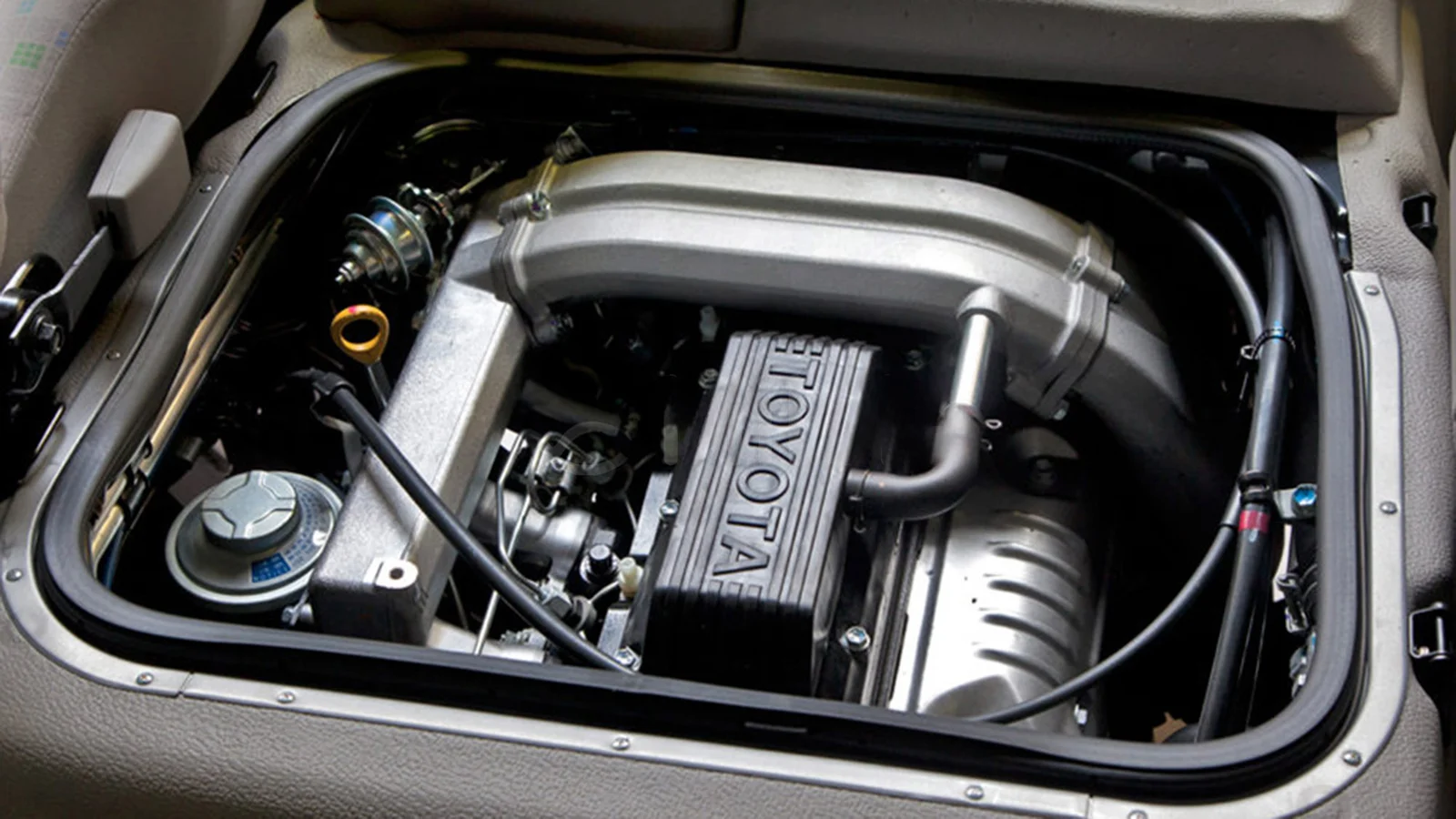 TOYOTA COASTER 2.7P MT 30 SEATER MY2025 – WHITE