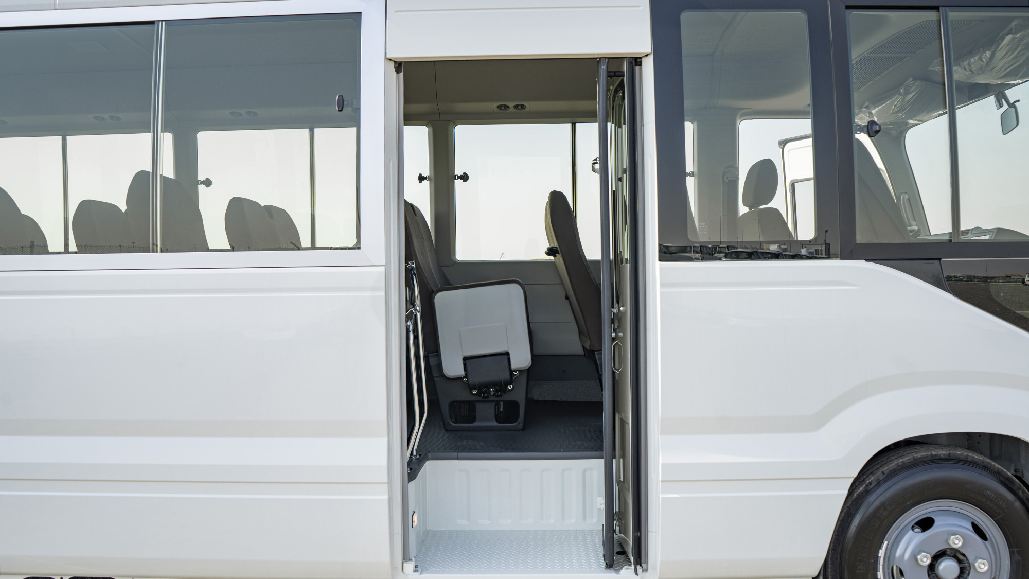 TOYOTA COASTER 4.2D MT 30 SEATER