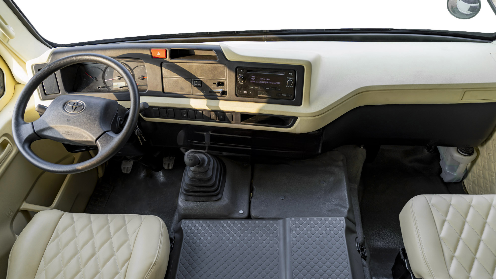 TOYOTA COASTER ARMOURED VIP 2.7P MT MY2025 – WHITE