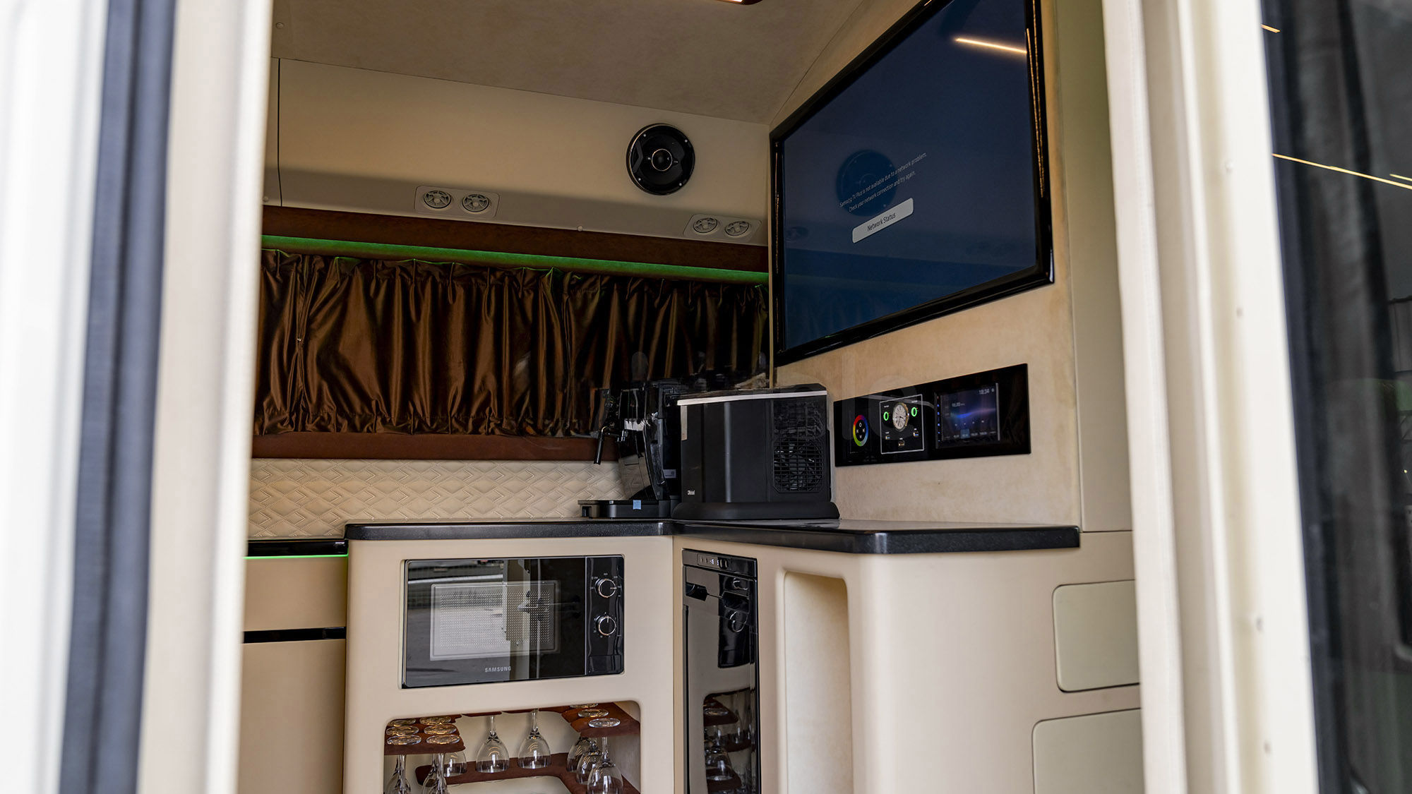 TOYOTA COASTER ARMOURED VIP 2.7P MT MY2025 – WHITE