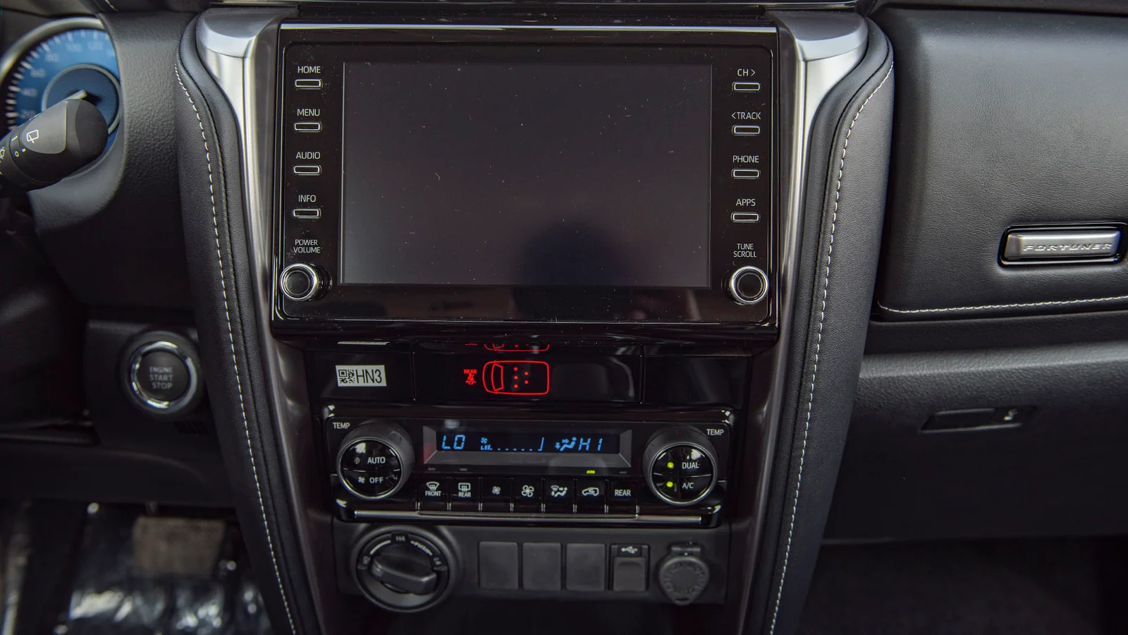 TOYOTA FORTUNER 2.4D AT 4X4 MY2025 – BLACK