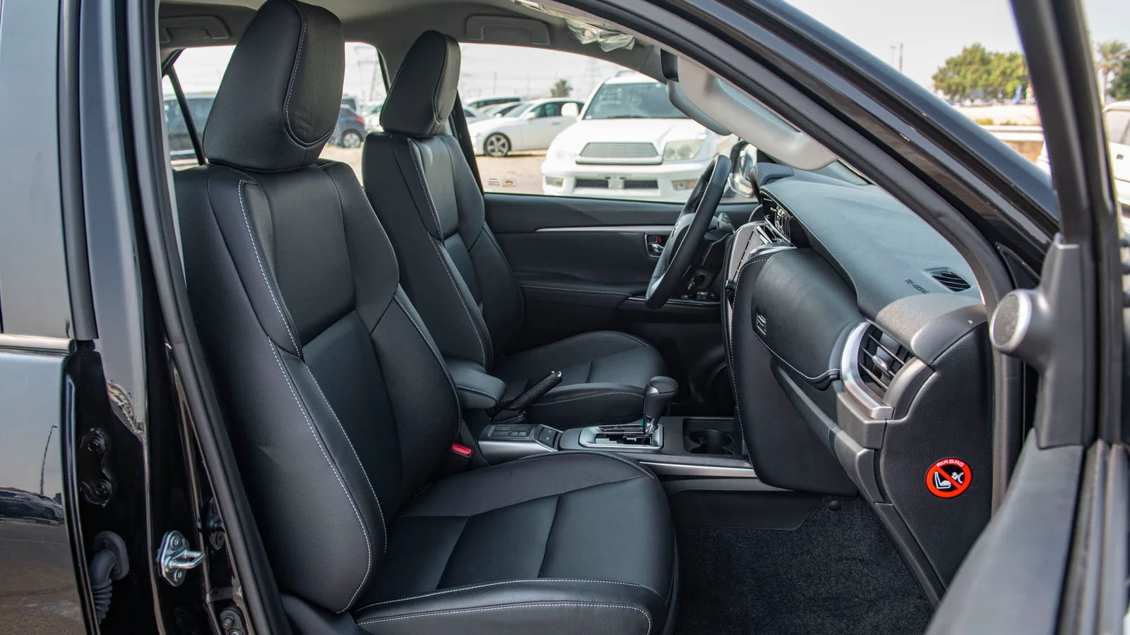 TOYOTA FORTUNER 2.4D AT 4X4 MY2025 – BLACK