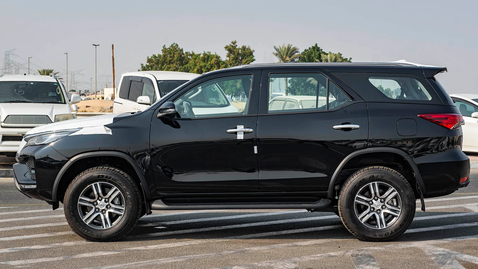 TOYOTA FORTUNER 2.4D AT 4X4 MY2025 – BLACK