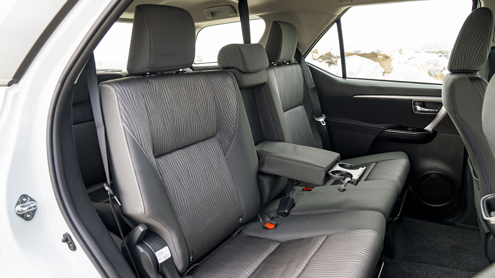 TOYOTA FORTUNER 2.4D AT 4X4