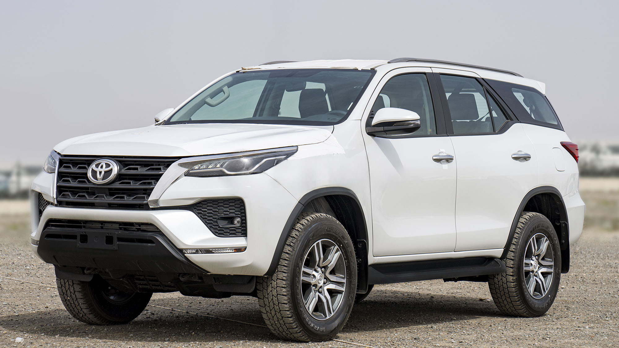 TOYOTA FORTUNER 2.4D AT 4X4