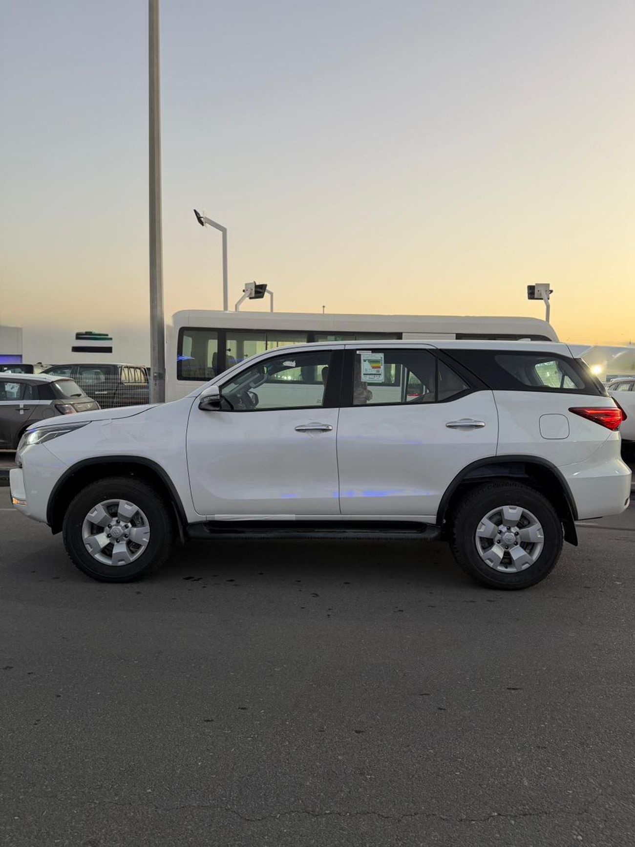 Toyota Fortuner 2.4L 4WD DIESEL AUTOMATIC