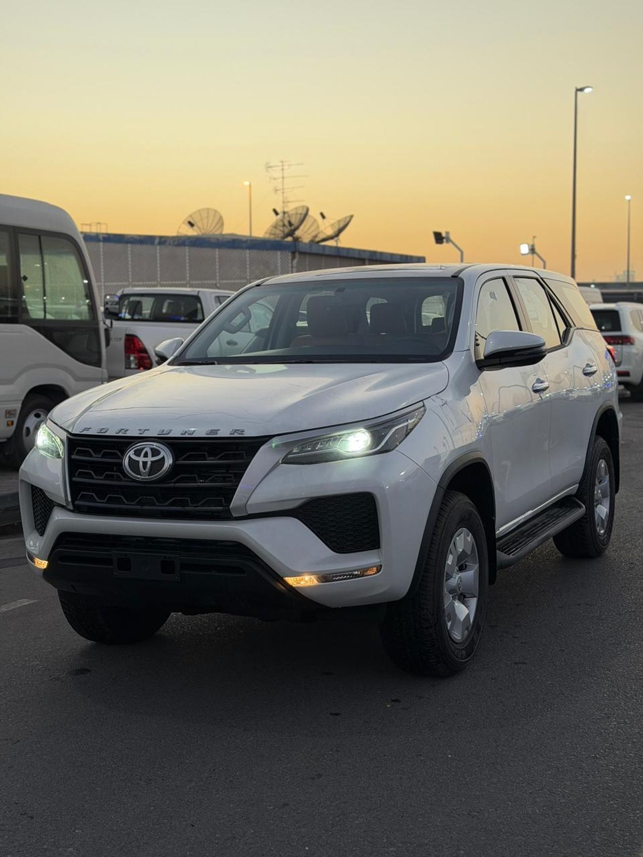 Toyota Fortuner 2.4L 4WD DIESEL AUTOMATIC
