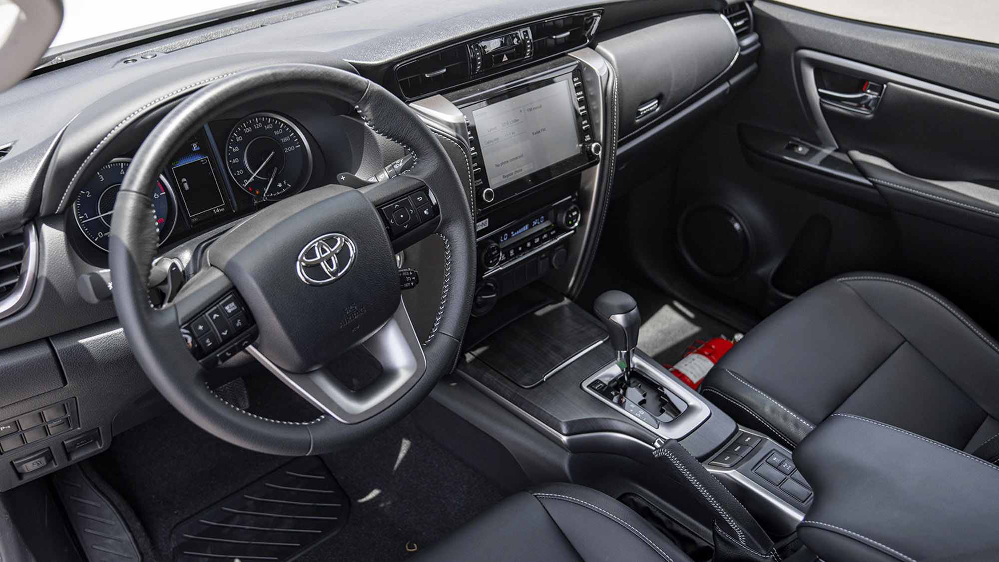 TOYOTA FORTUNER 2.8D AT 4X4