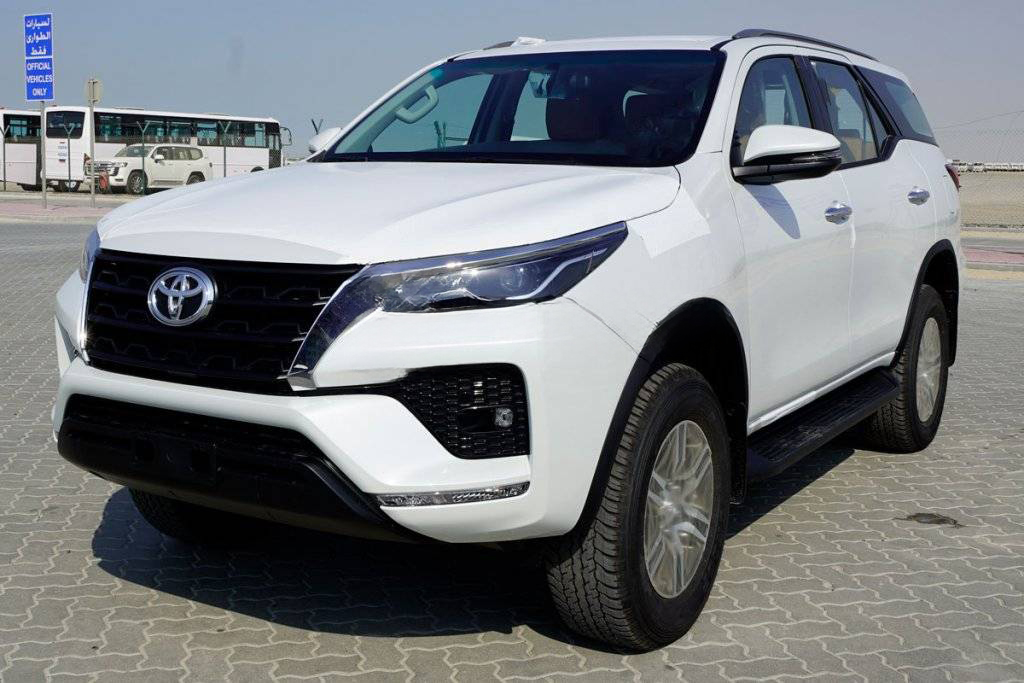 TOYOTA FORTUNER 4.0L P 6-CYLINDER GXR AT