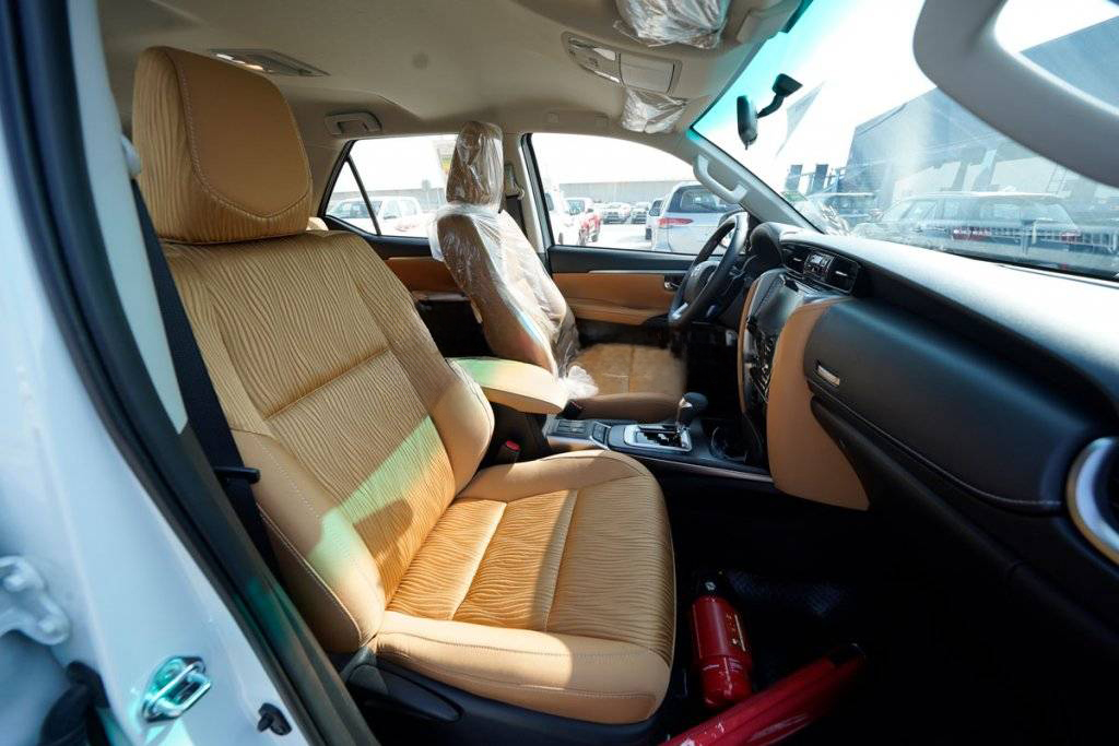 TOYOTA FORTUNER 4.0L P 6-CYLINDER GXR AT