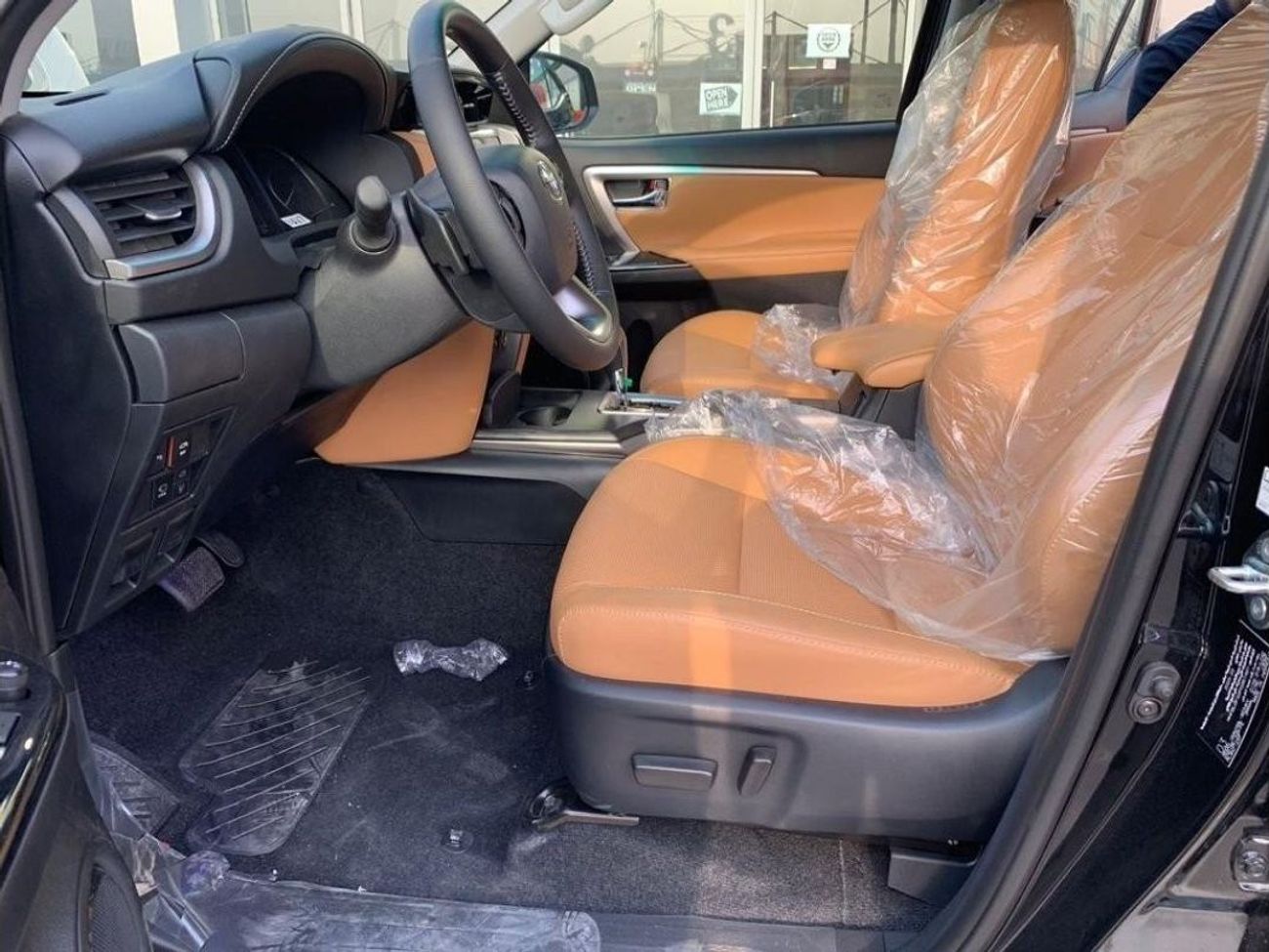 TOYOTA FORTUNER 4.0L V6 FULL OPTION 2026 _ BLACK