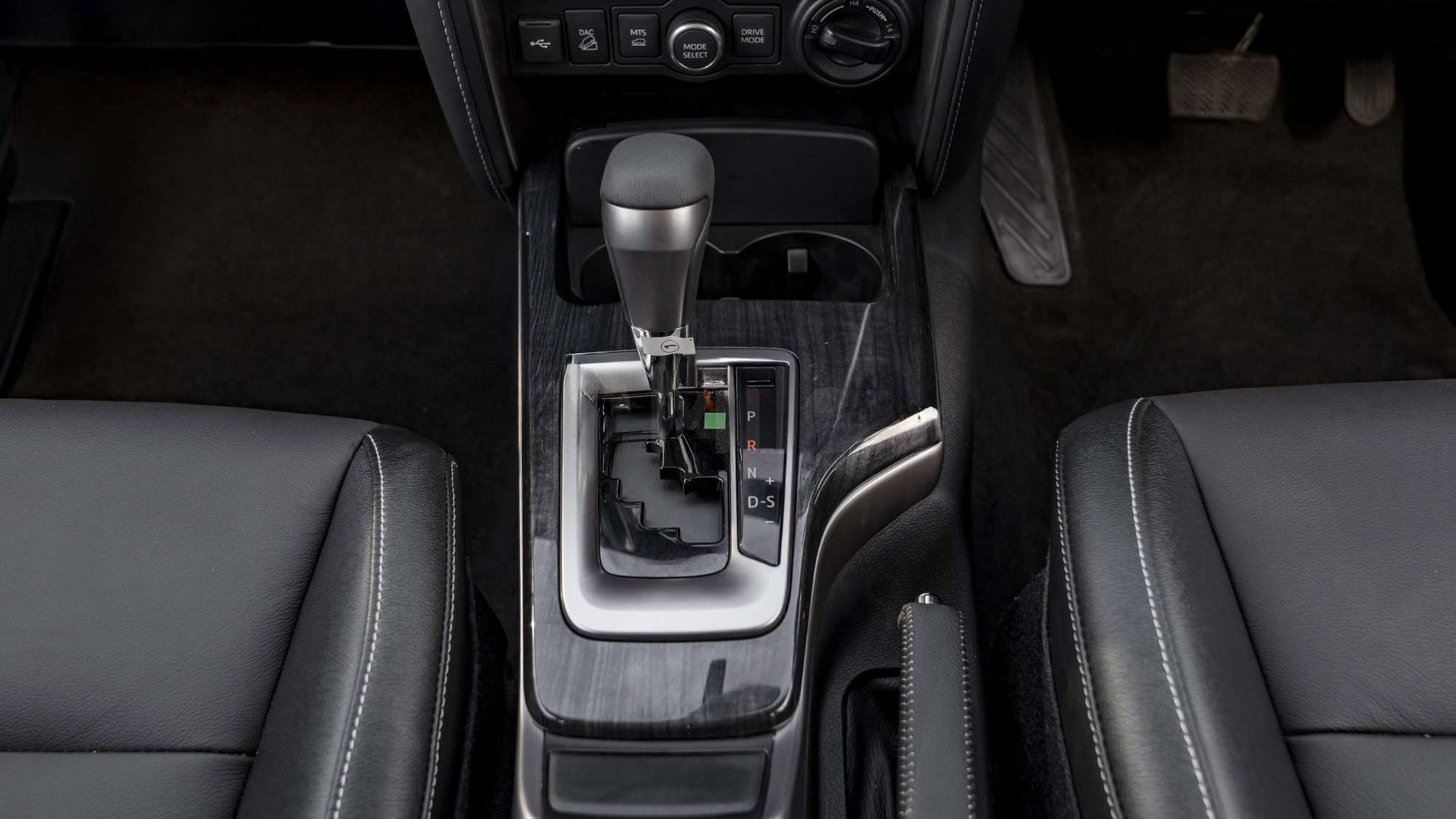  TOYOTA FORTUNER MHEV 2.8D AT 4WD MY2025 – WHITE