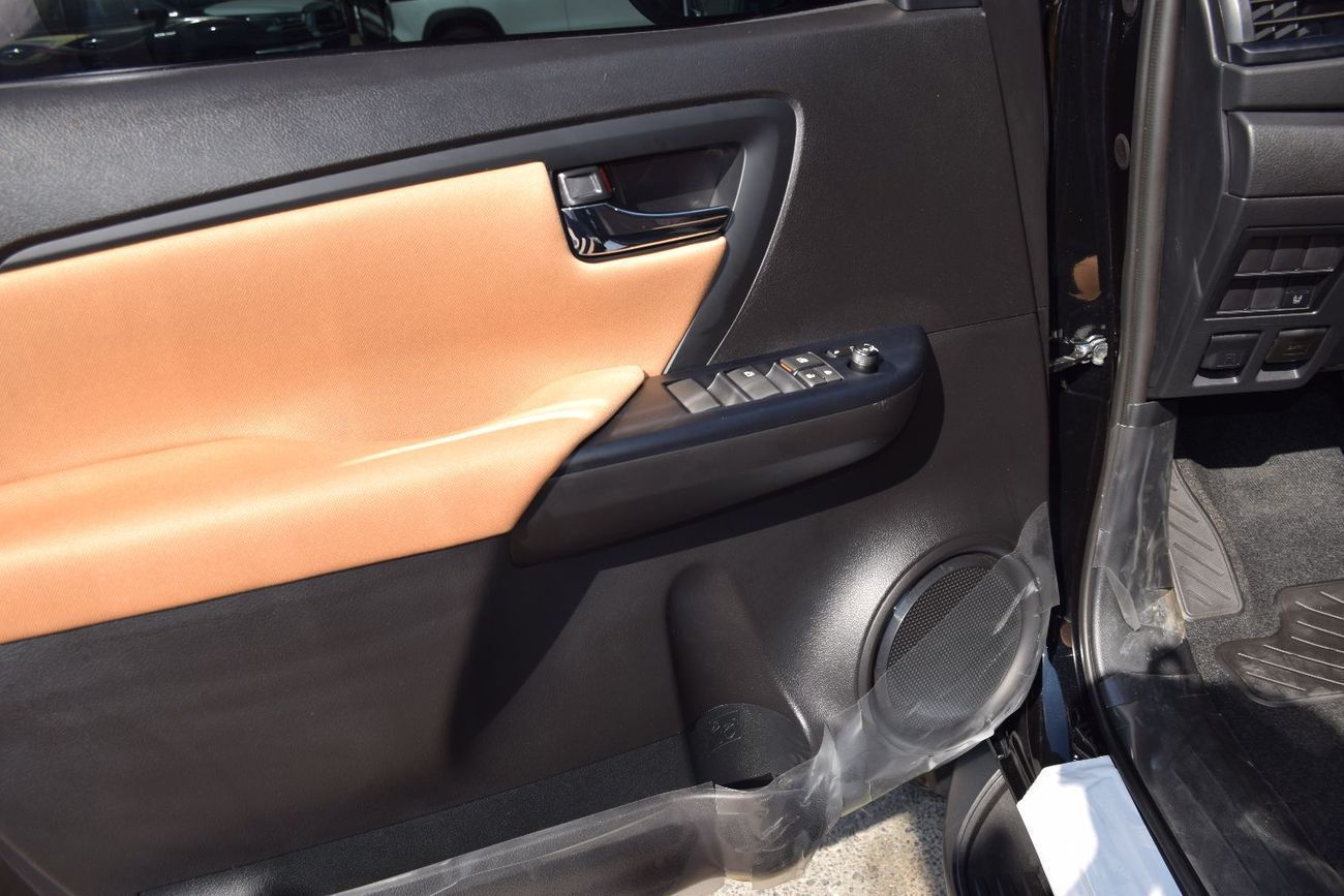 Toyota Fortuner New Fortuner SR5 2026 (Petrol 2.7)