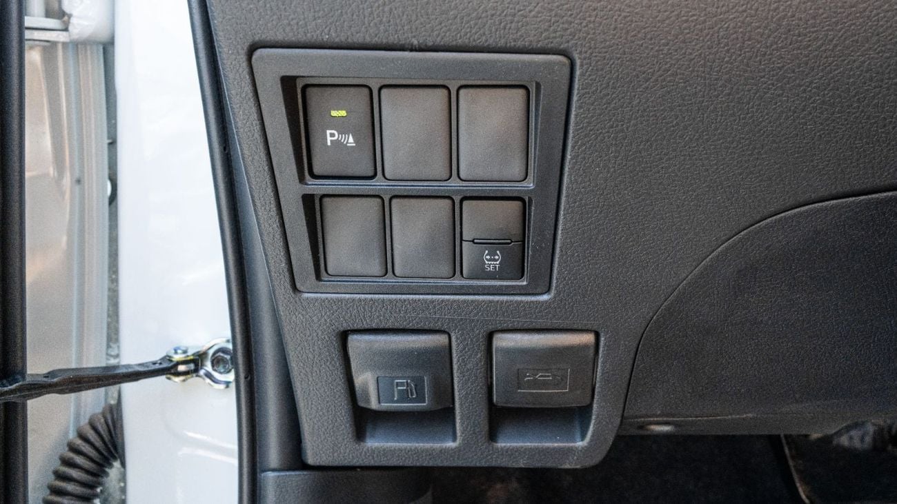Toyota Fortuner VX 4.0L petrol AT 2026