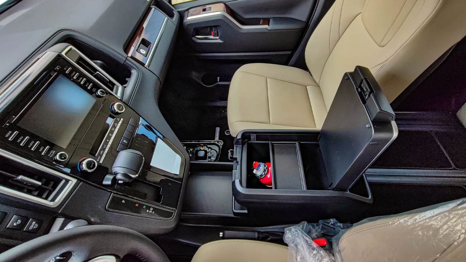 Toyota Granvia 2.8L DSL V AT