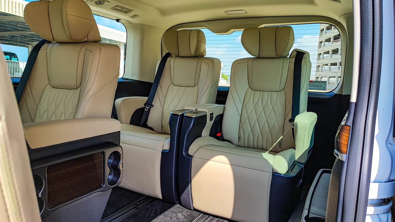 Toyota Granvia 2.8L DSL V AT