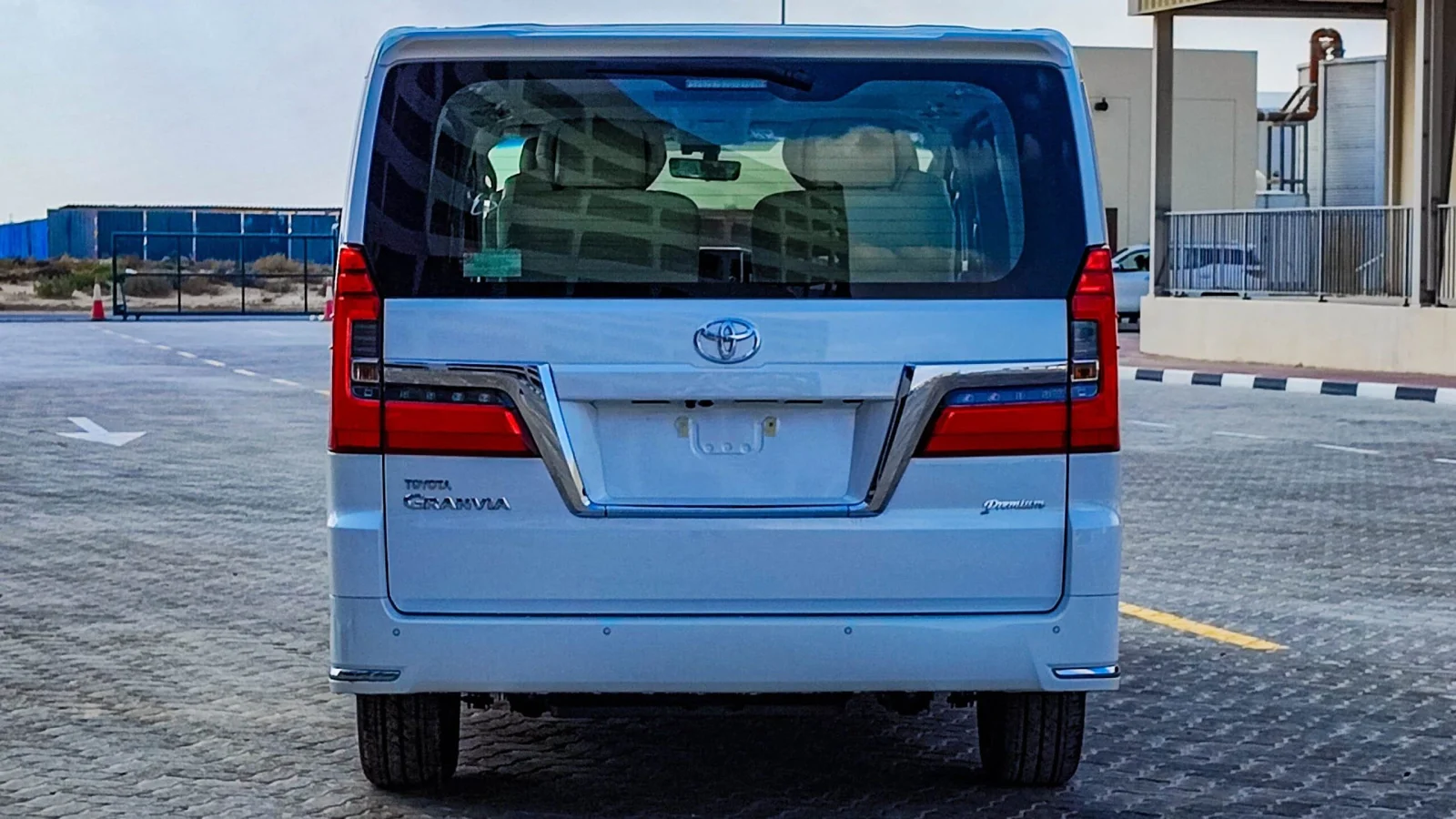 Toyota Granvia 2.8L DSL V AT