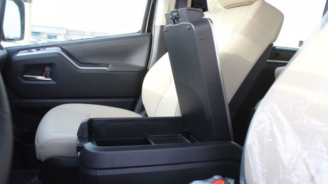 TOYOTA GRANVIA 2.8L WAGON 6 SEATS AT WG3 2026_ BLACK
