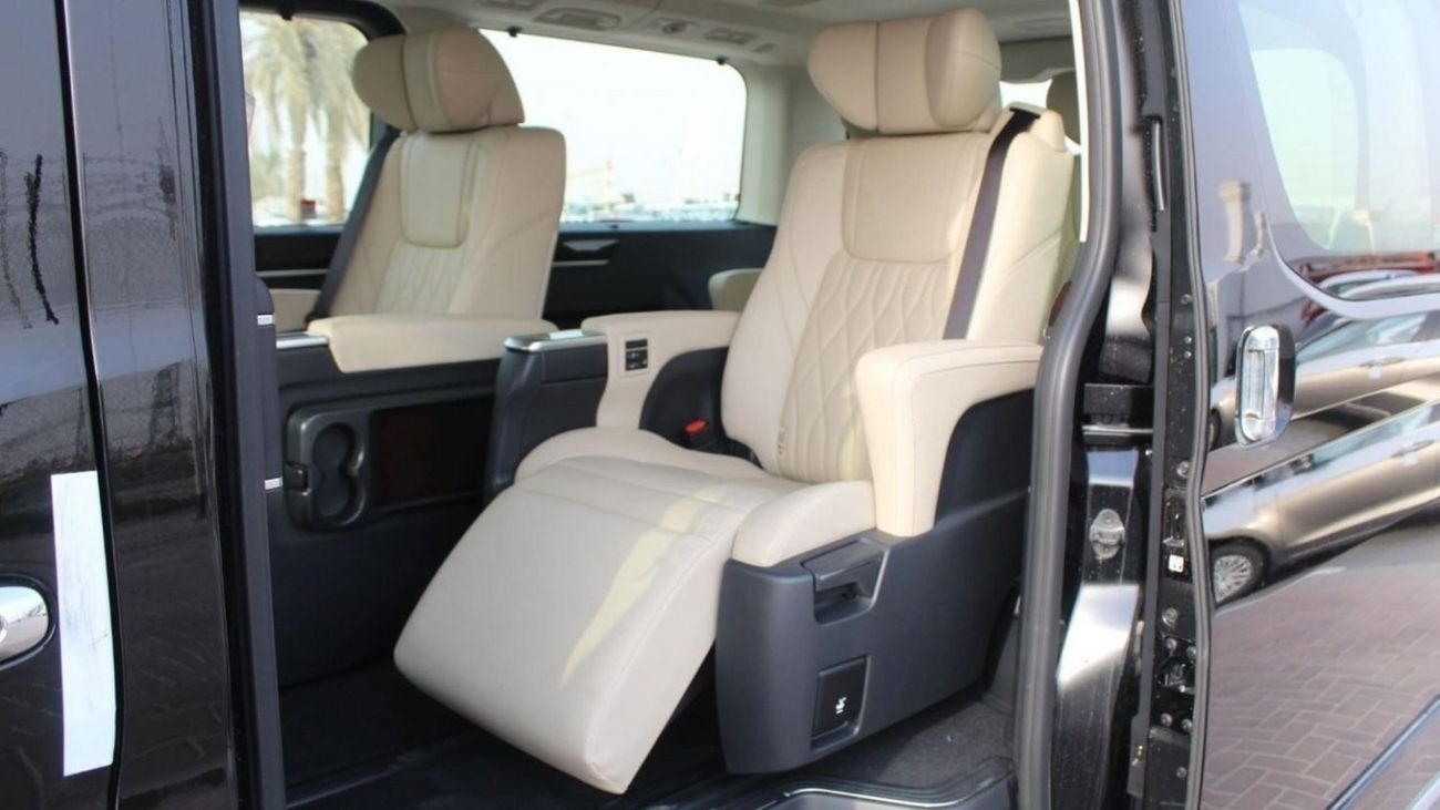 TOYOTA GRANVIA 2.8L WAGON 6 SEATS AT WG3 2026_ BLACK