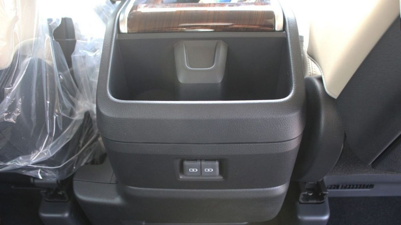 TOYOTA GRANVIA 2.8L WAGON 6 SEATS AT WG3 2026_ BLACK