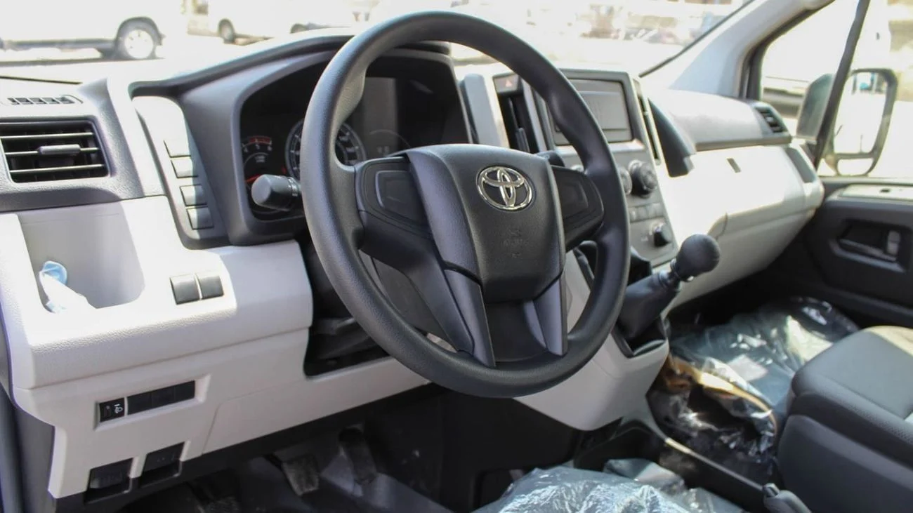 Toyota Hiace 2.8L DIESEL HIGHROOF 14 SEATER MANUAL