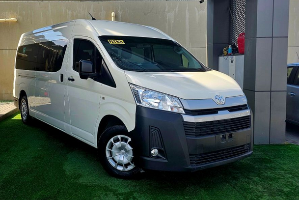 Toyota Hiace AUTOMATIC PATROL 3.5 V6 13 SEATS