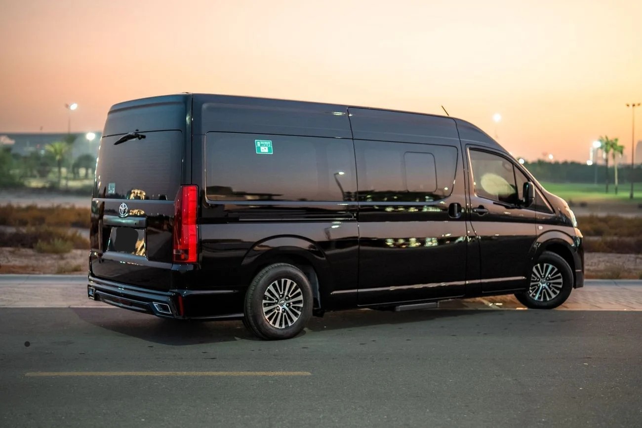 Toyota Hiace Built by Barugzai