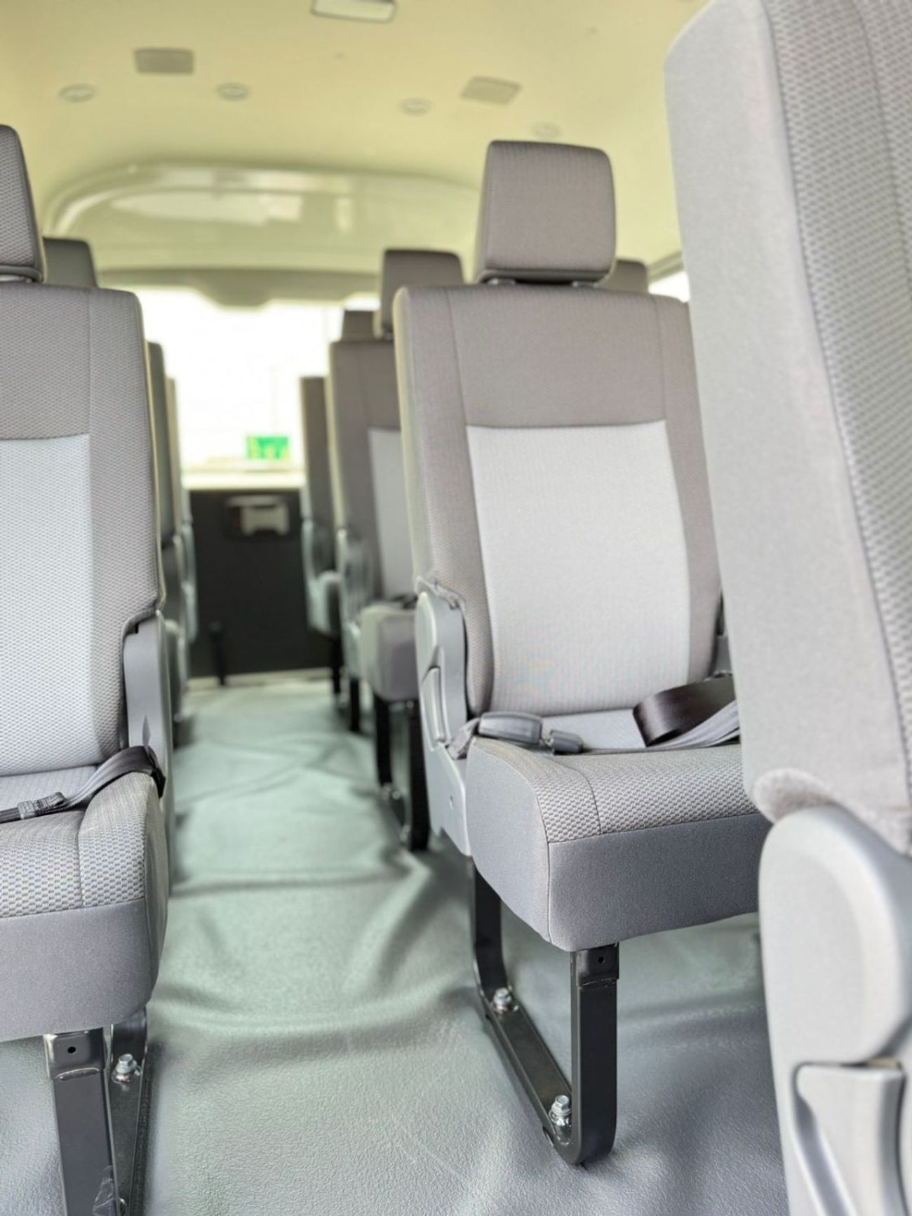 Toyota Hiace GL -High Roof Commuter 3.5L AT
