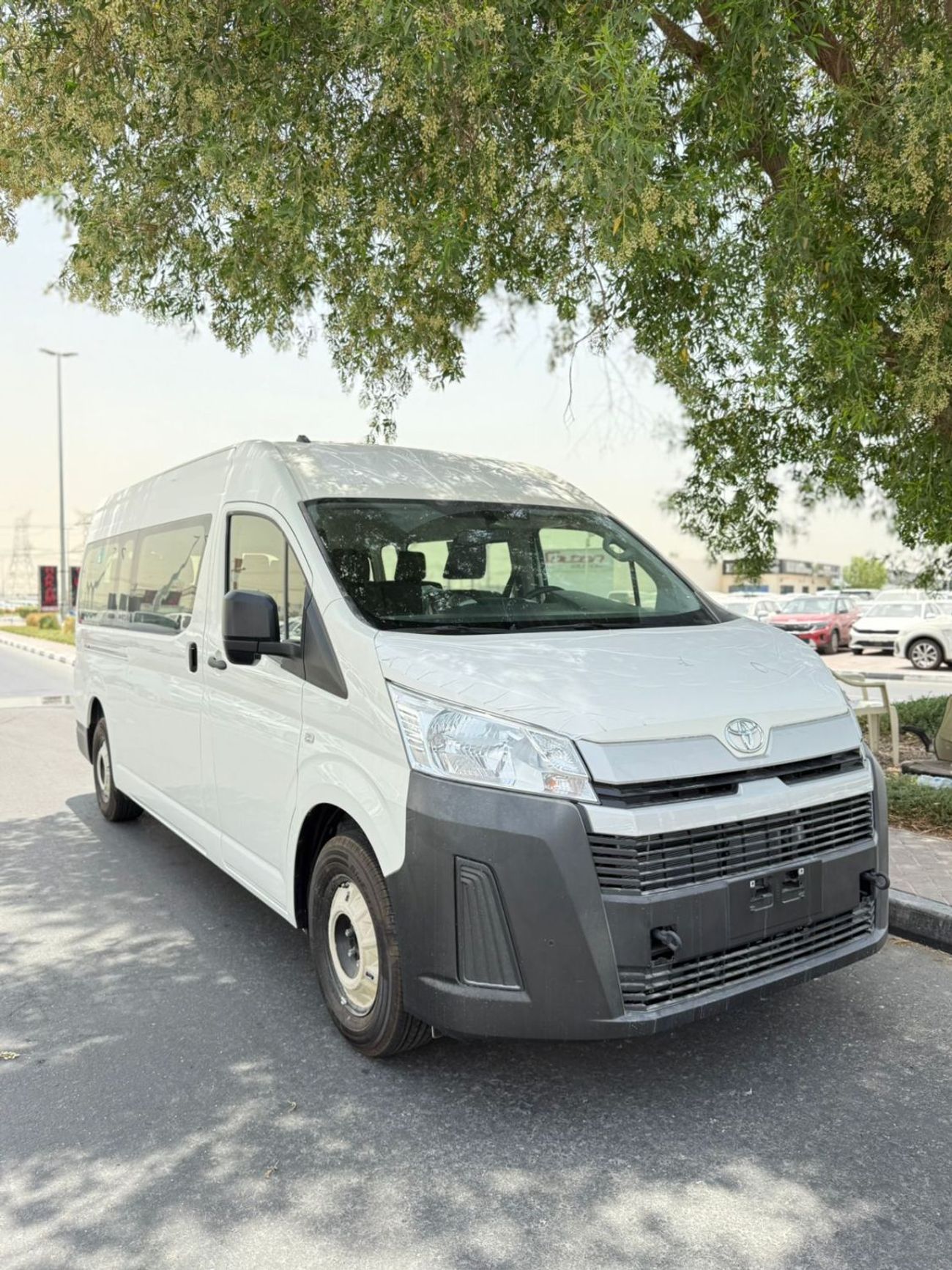 Toyota Hiace GL -High Roof Commuter 3.5L AT