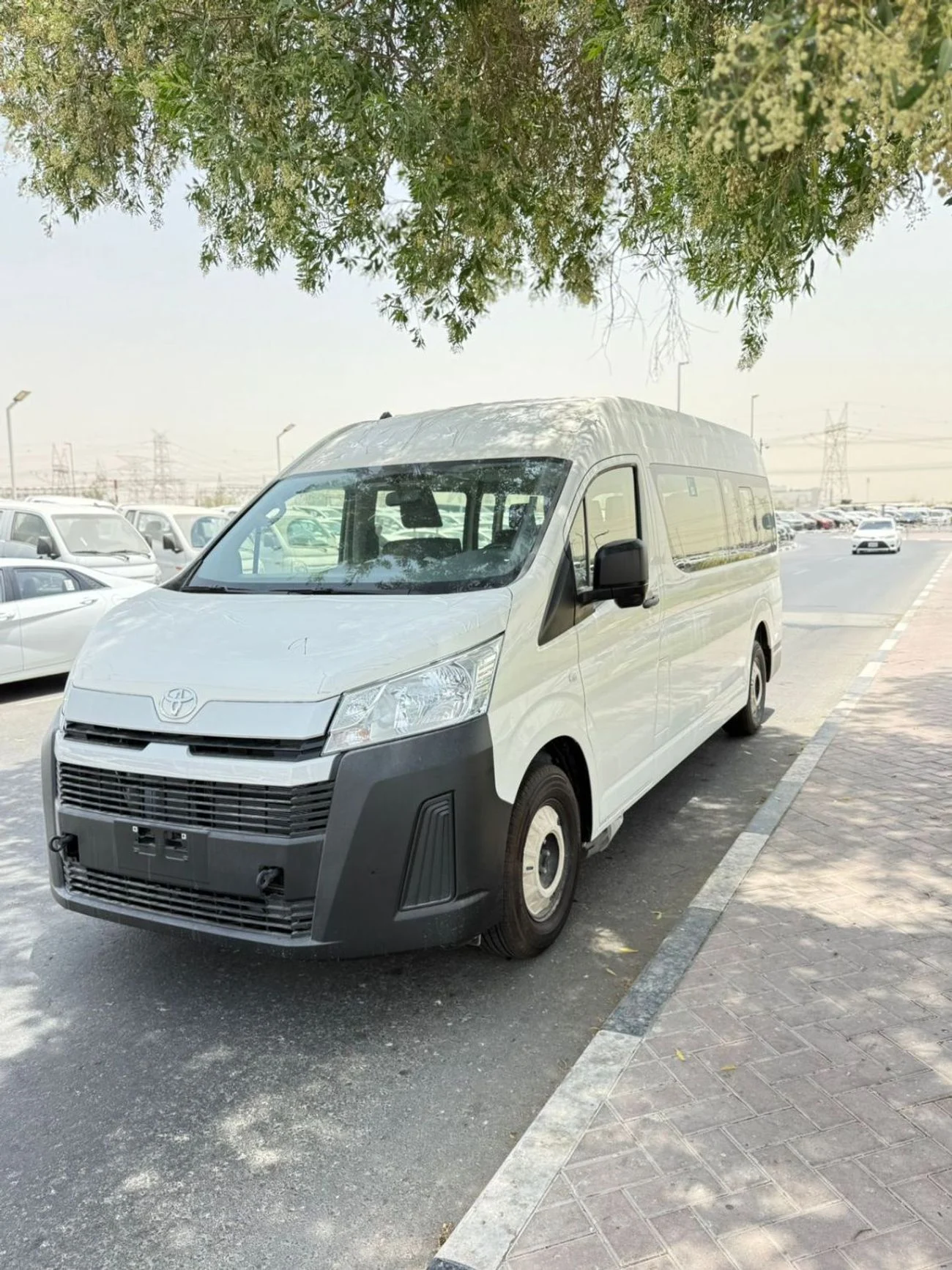 Toyota Hiace GL -High Roof Commuter 3.5L AT
