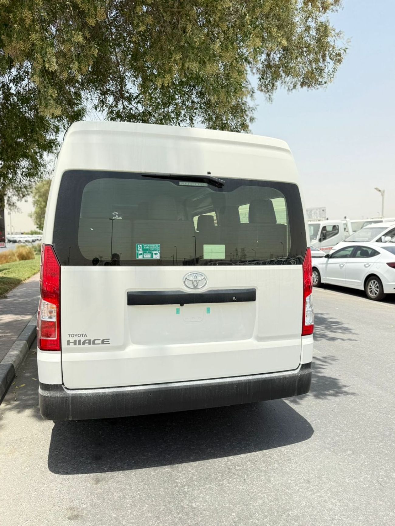 Toyota Hiace GL -High Roof Commuter 3.5L AT