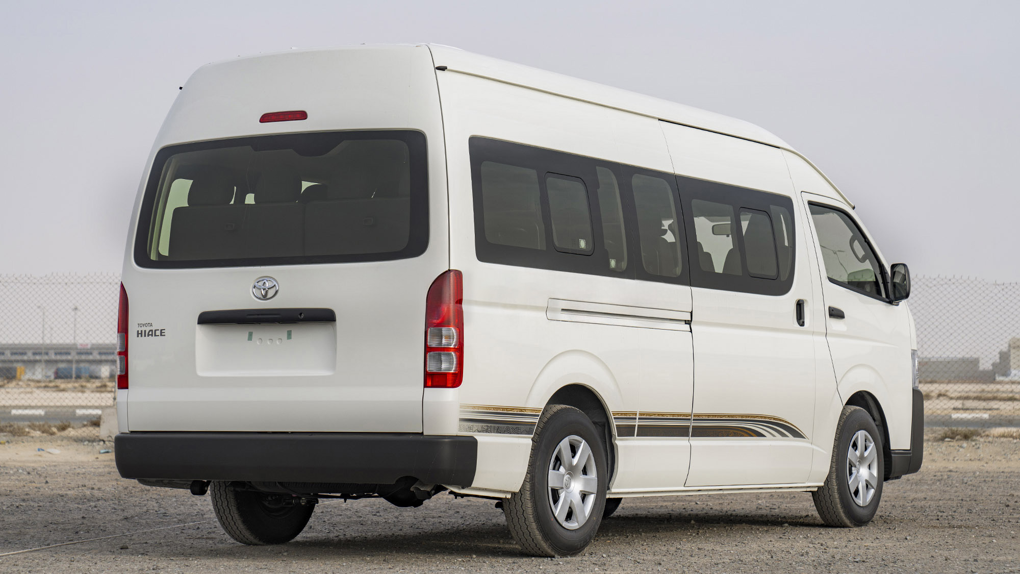 TOYOTA HIACE HR 2.7P MT 16 SEATER