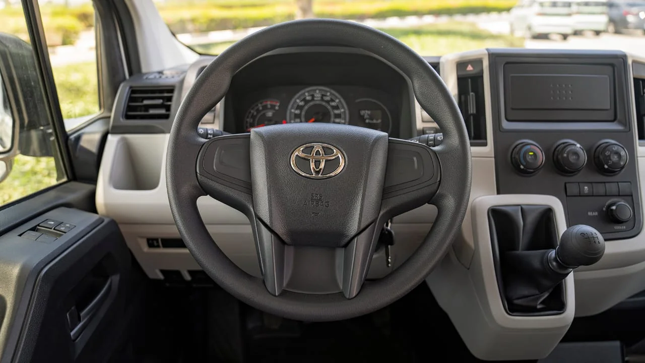  TOYOTA HIACE HR 2.8D MT 14 SEATER MY2026 – WHITE