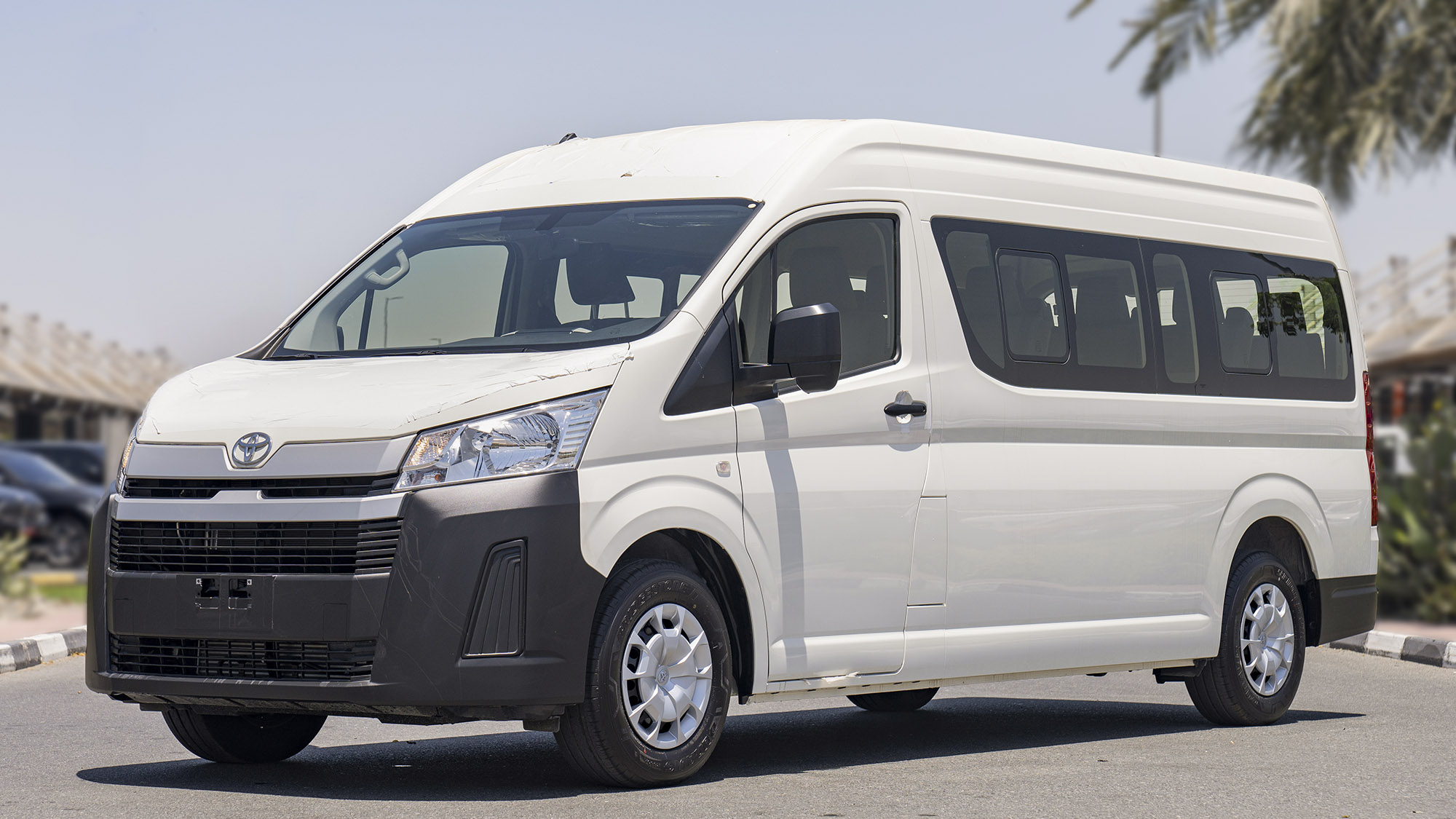 TOYOTA HIACE HR 2.8D MT 14 SEATER