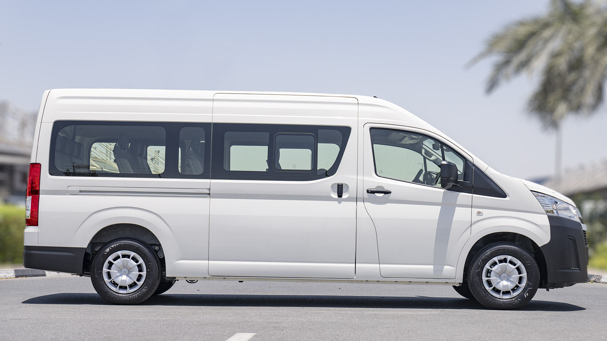 TOYOTA HIACE HR 2.8D MT 14 SEATER