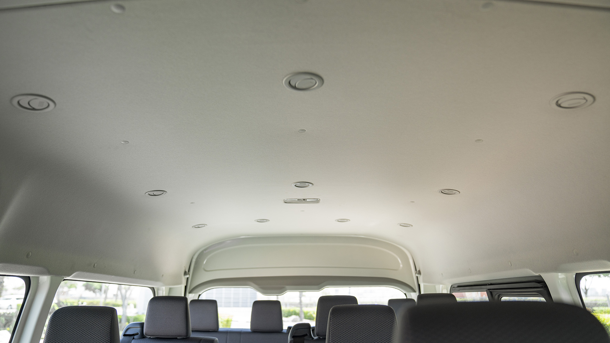 TOYOTA HIACE HR 2.8D MT 14 SEATER