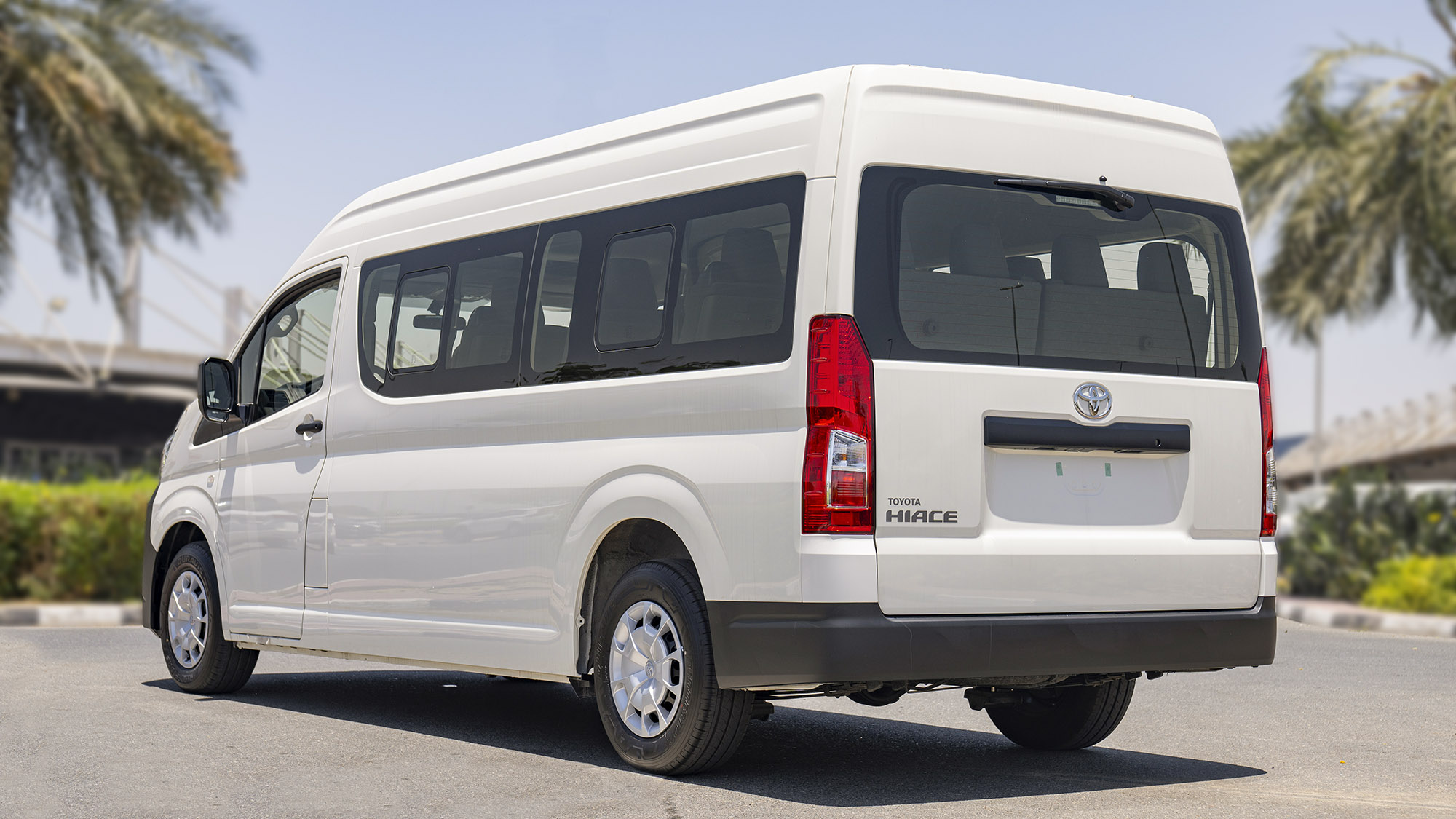 TOYOTA HIACE HR 2.8D MT 14 SEATER