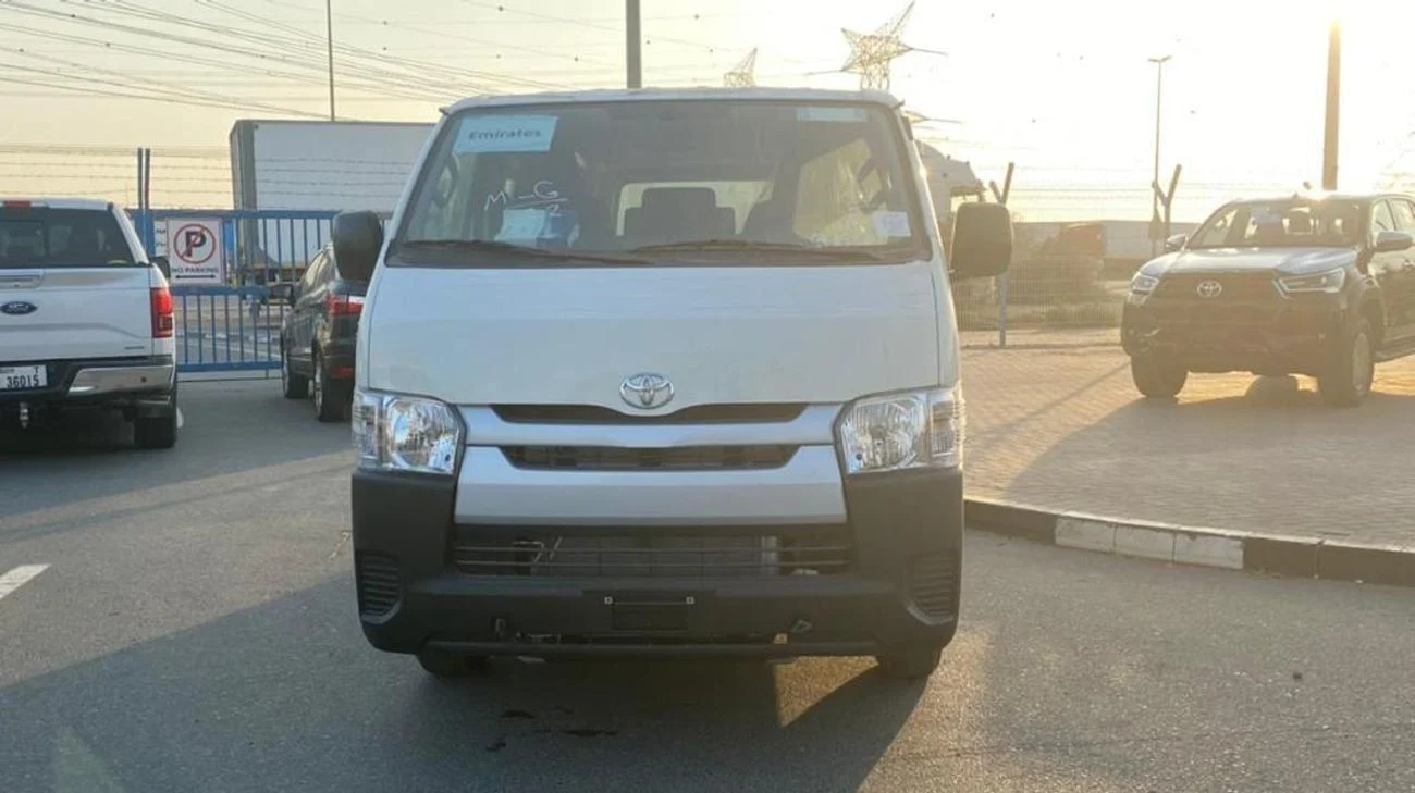 Toyota Hiace Standard Roof 15 Seater 2.5L Diesel RWD